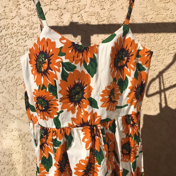 Sunflower dress - Picture 4 of 5